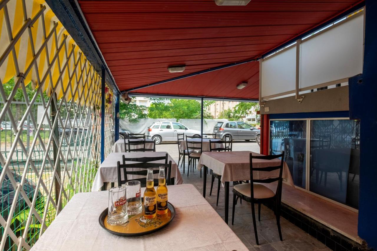Hotel Giumer Rimini Exterior foto